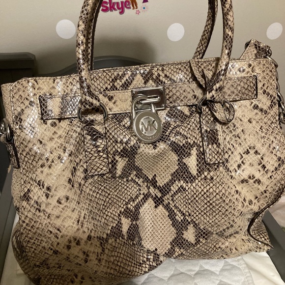 Michael Kors Handbags - Michael Kors Large Purse
